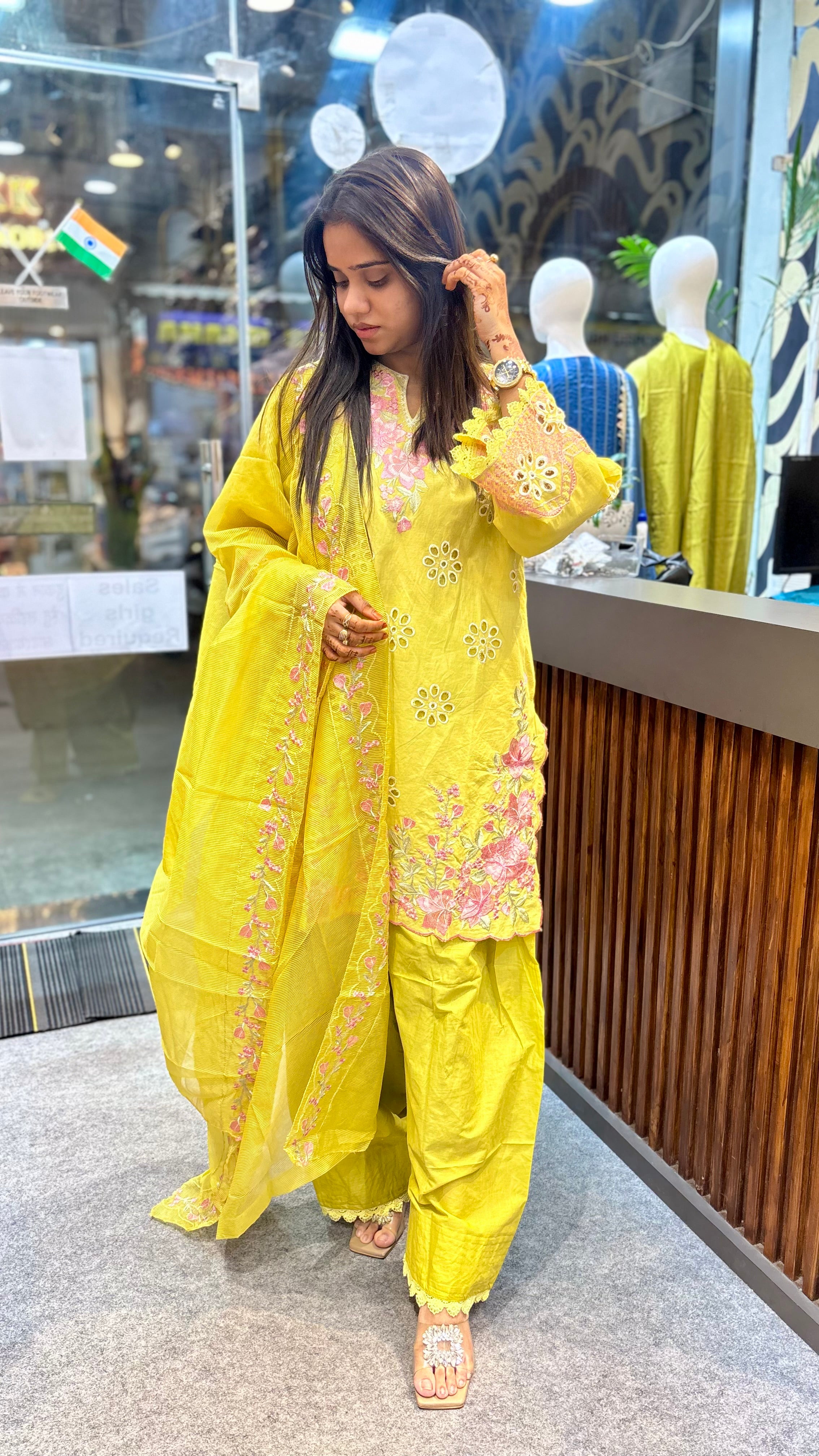 Pakistani embroidery suit with chickenkari work