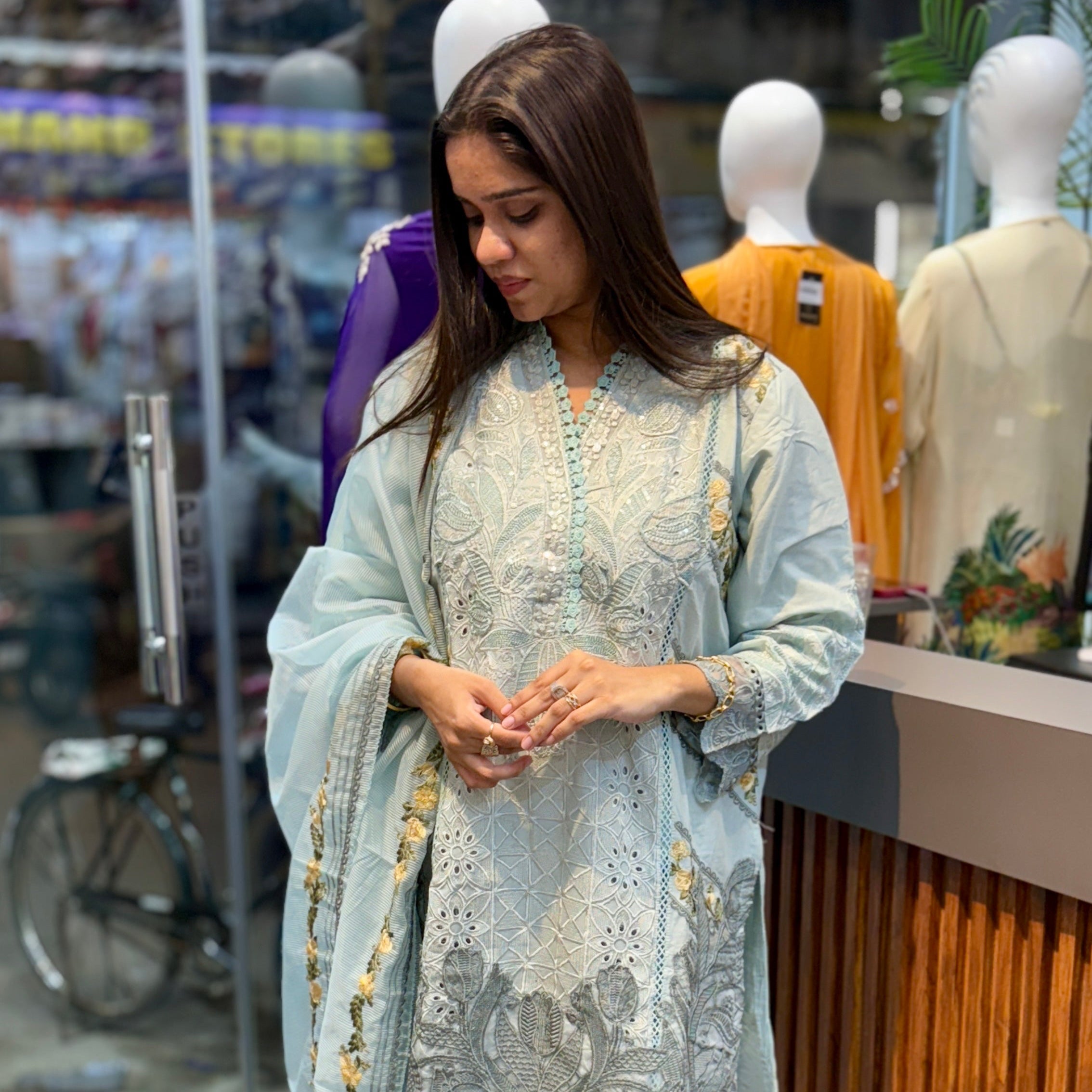PAKISTANI SUITS