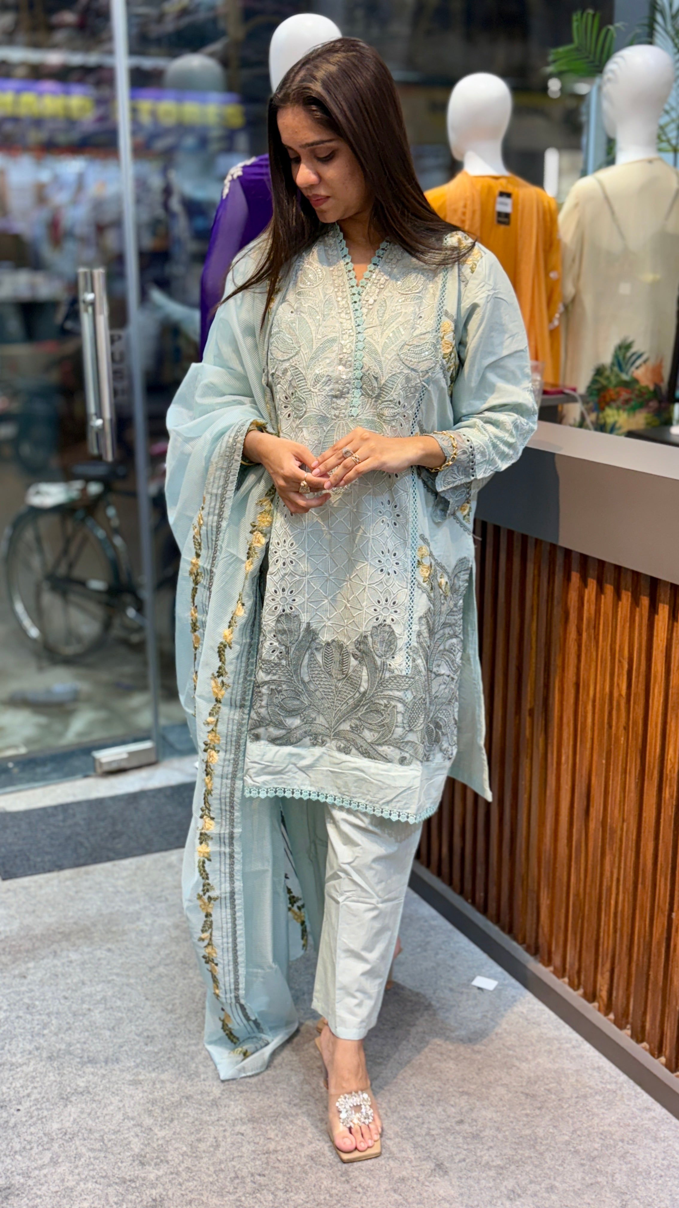 Aarzoo Pakistani suit