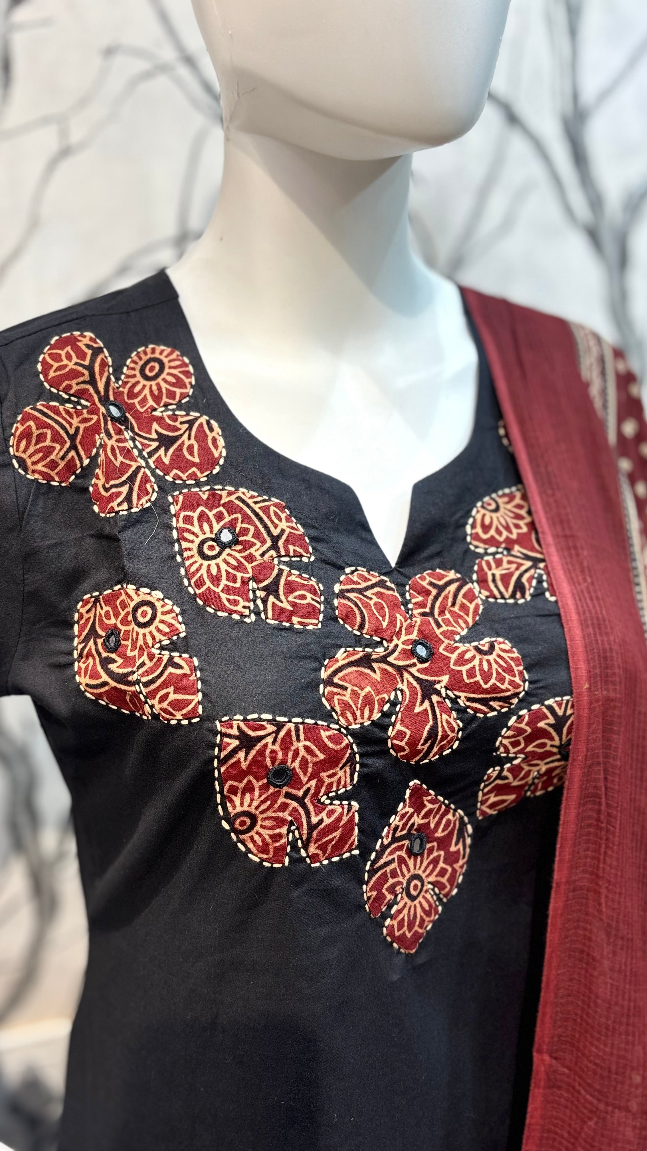Appliqué Suit set