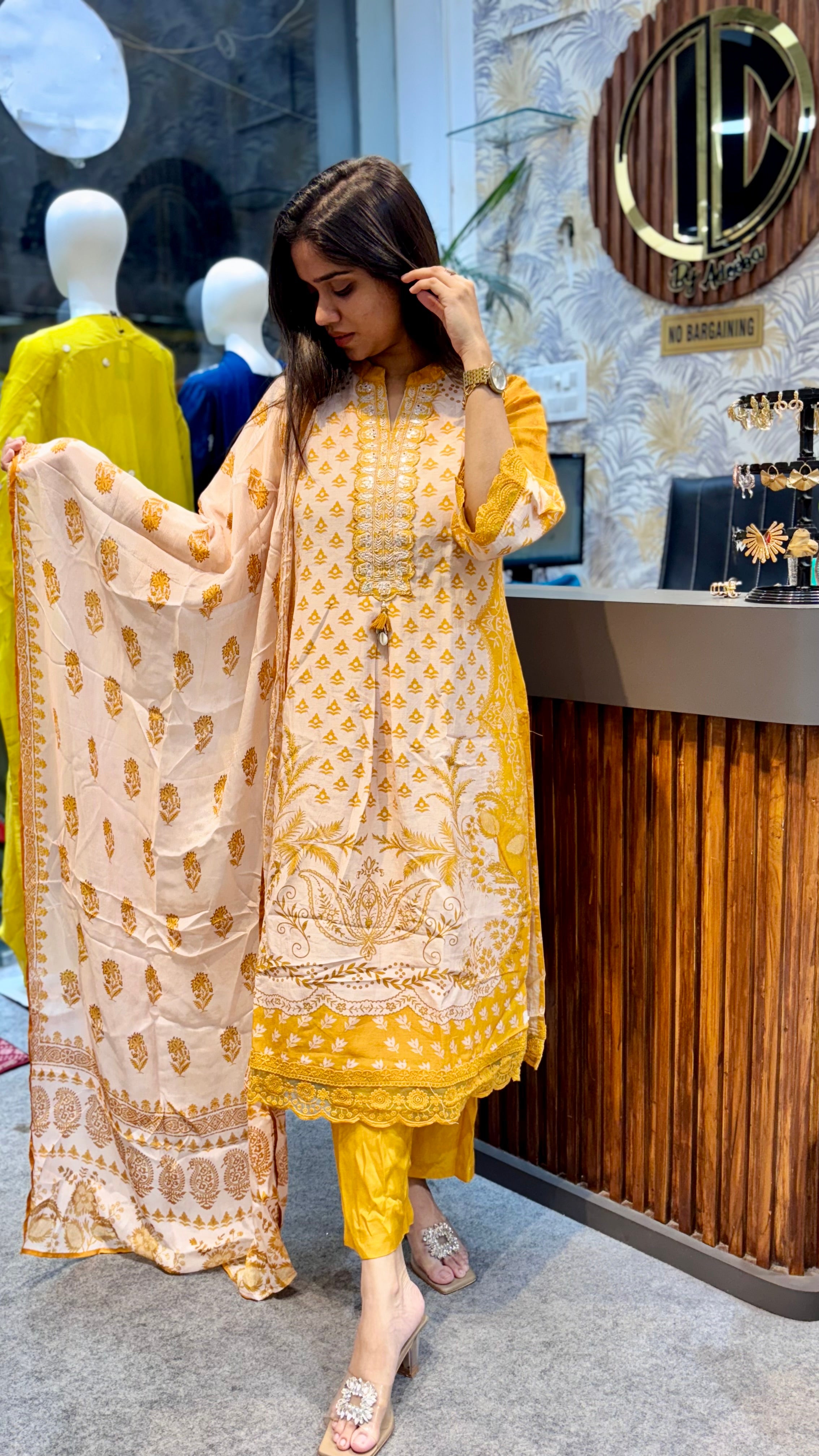 Aksha suit set