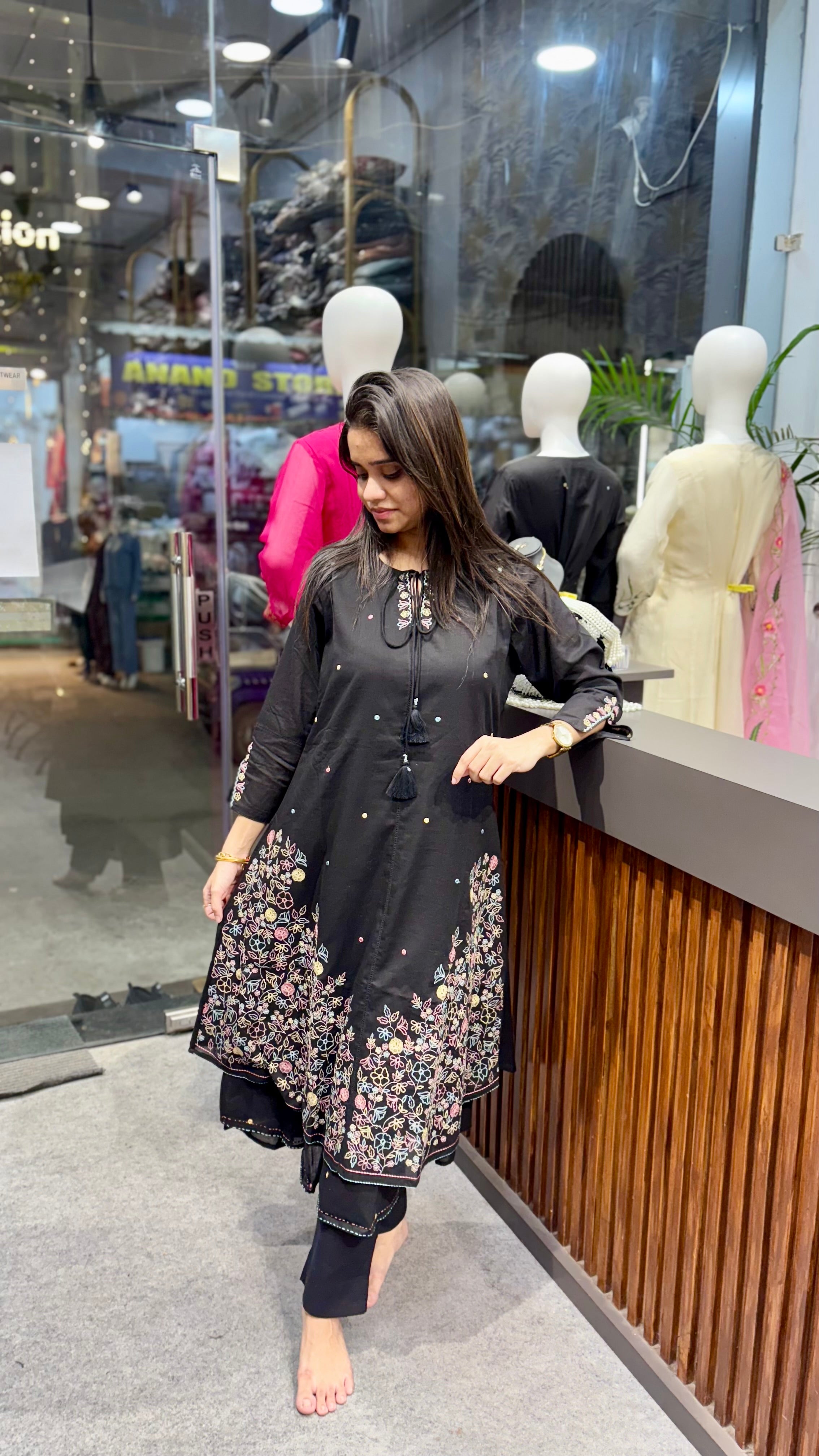 Sunehri suit