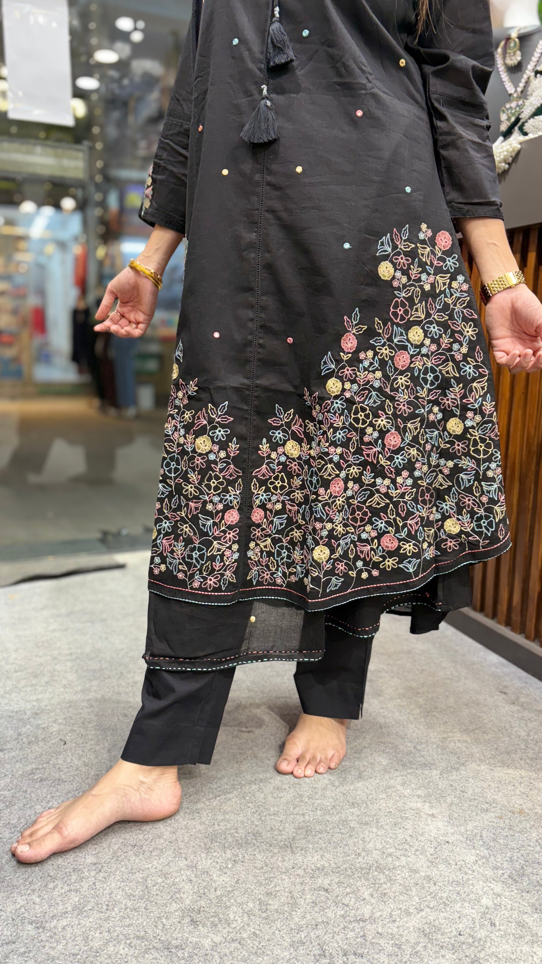 Sunehri suit